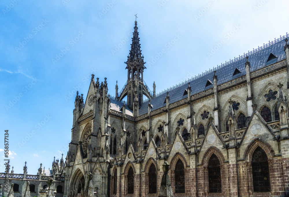 Fototapeta premium Basilica of the National Vow in Quito, Ecuador