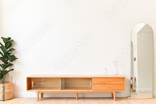 Foto White color wall Background, minimal living room interior decor with a TV cabine