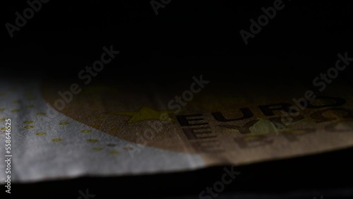 50 Euro inflacja - ruch, plastyczne światło