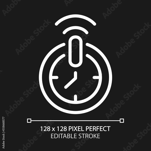 Automatic shut off timer pixel perfect white linear icon for dark theme. Countdown home appliance. Internet of things. Thin line illustration. Isolated symbol for night mode. Editable stroke