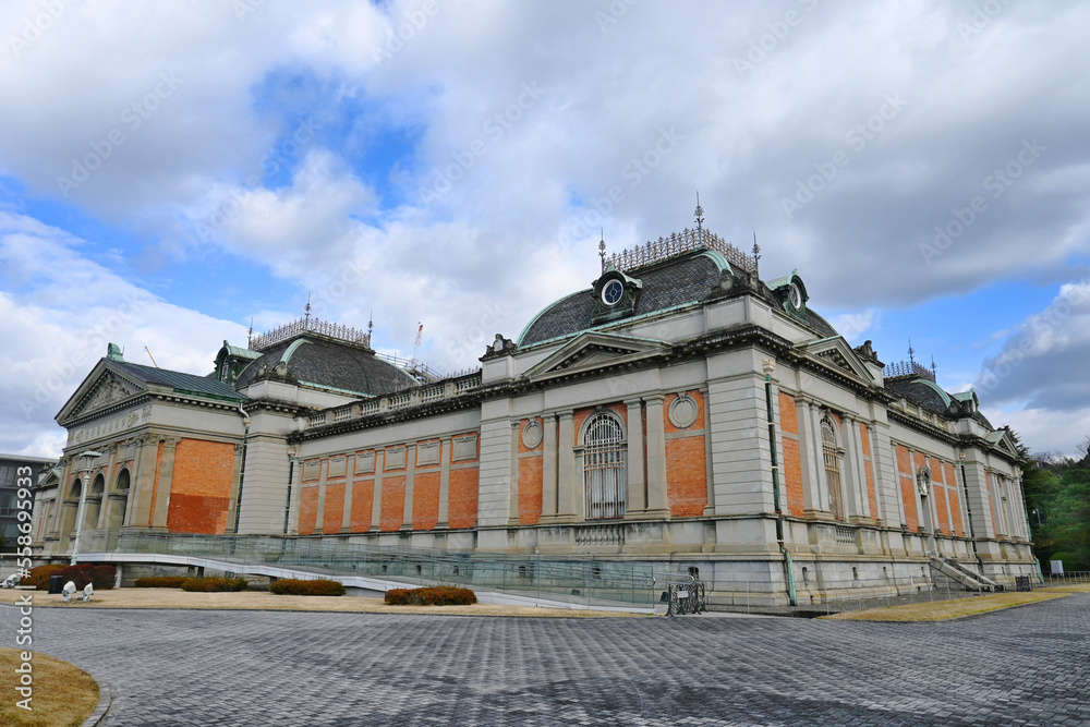 ルネサンス様式の京都国立博物館の明治古都館