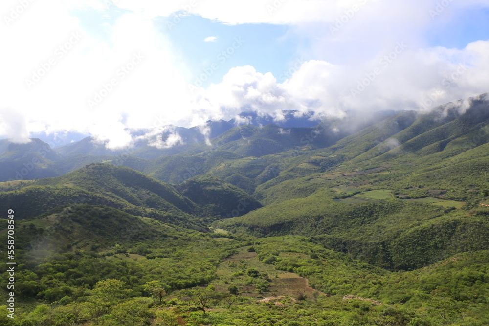 Fototapeta premium Cascada HIerve el agua en OAXACA México