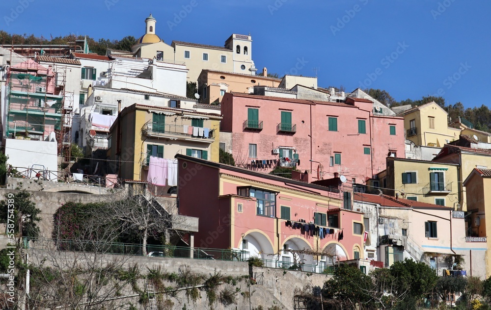 Benincasa - Panorama del borgo dalla strada