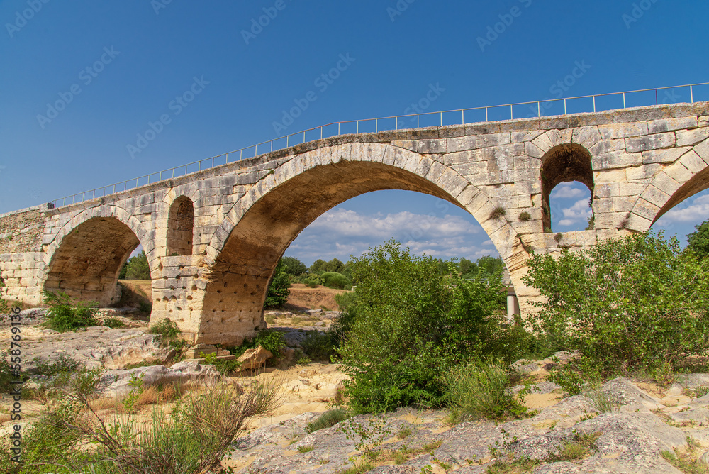 pont st. julien