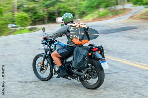 viajar sobre duas rodas com toda felicidade e vibração que a moto pode nos proporciar pelas estradas  © Ronaldo TRS