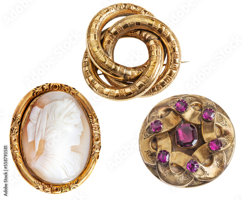 Leinwand Poster Antique amethyst and carved gold brooch; intertwined three-ring (lover's knot) e