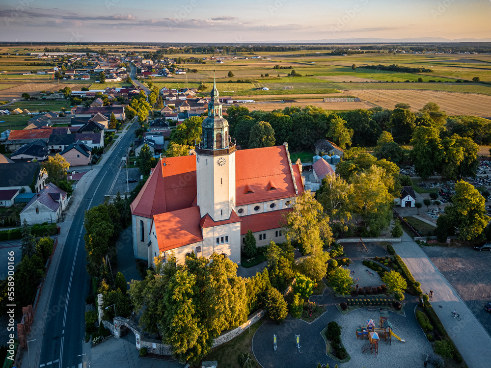 typowa wioska na Śląsku z kościołem w widoku z góry - obrazy, fototapety, plakaty 
