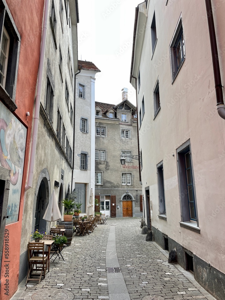 Obraz premium Alley in the historic old town of Chur, Switzerland.
