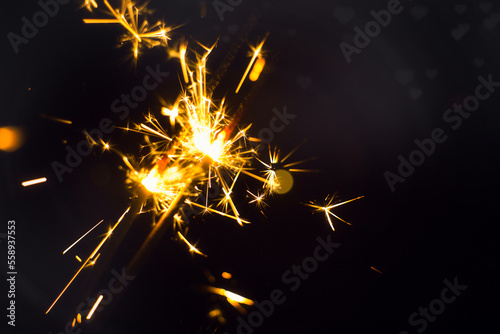 Wunderkerze - Neujahr   Silvester   Feier - Glittering - Burning Sparkler  Happy New Year  - Blurred Bokeh Light  