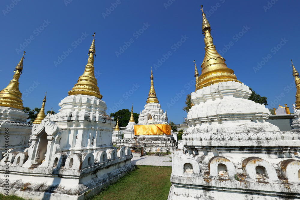 Naklejka premium Buddhist old temple in thailand 