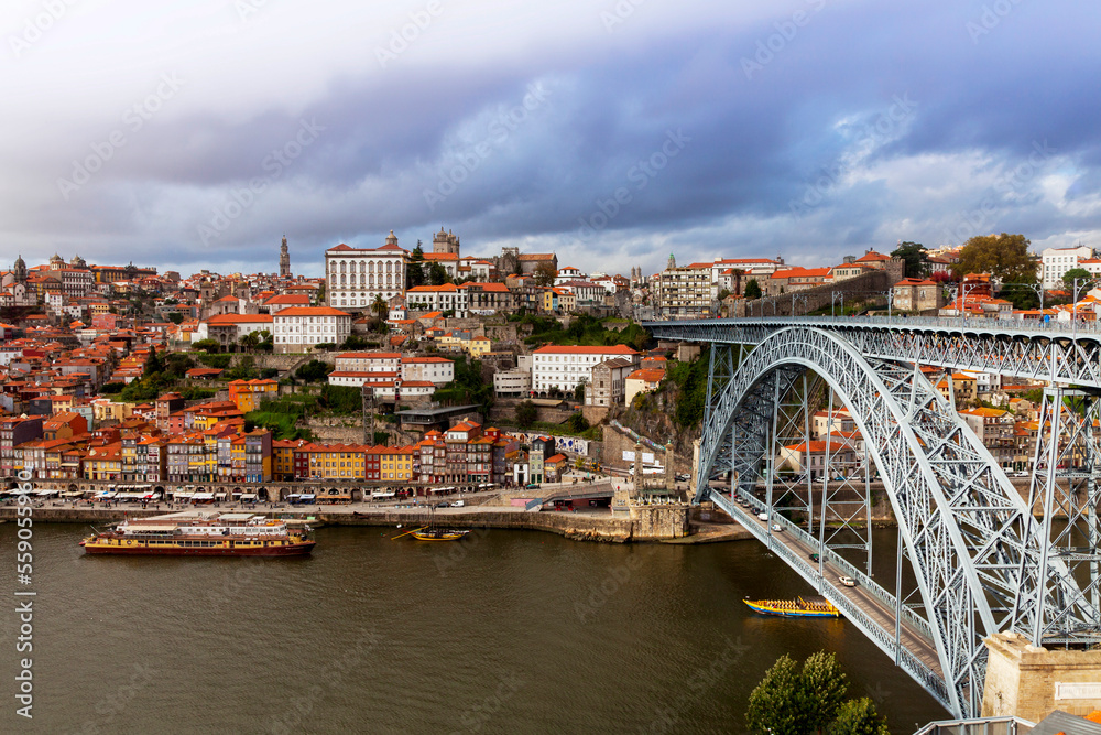 die Altstadt von Porto in Portugal