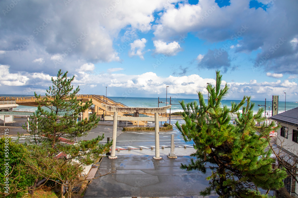 Obraz premium Tottori Japan 2nd Dec 2022: The view of Hakuto cost from Hakuto Shrine. It was elected as the first “Lover’s sanctuary” in Japan in 2010. 