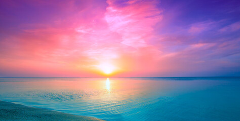 Foto auf Acrylglas Pantone 2023 Viva Magenta Seascape in the early morning. Beautiful rose sunrise over the sea. Horizontal banner  © vvvita