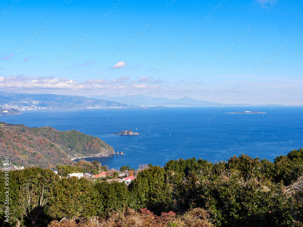 冬晴れの小室山山頂からの眺め　静岡県伊東市　12月