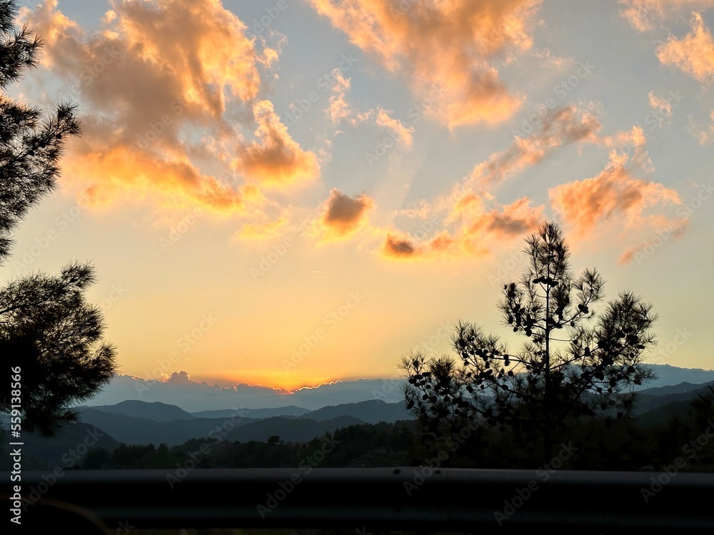 Obraz premium sunset in the mountains