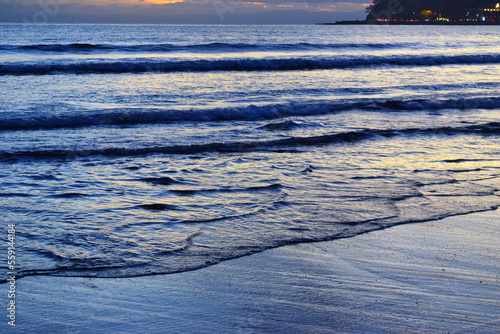 鎌倉　由比ヶ浜（由比ガ浜） 美しい海の夕暮れ　コピースペースあり（神奈川県鎌倉市） Kamakura Yuigahama Beautiful sea sunset with copy space (Kamakura City, Kanagawa Prefecture, Japan) photo