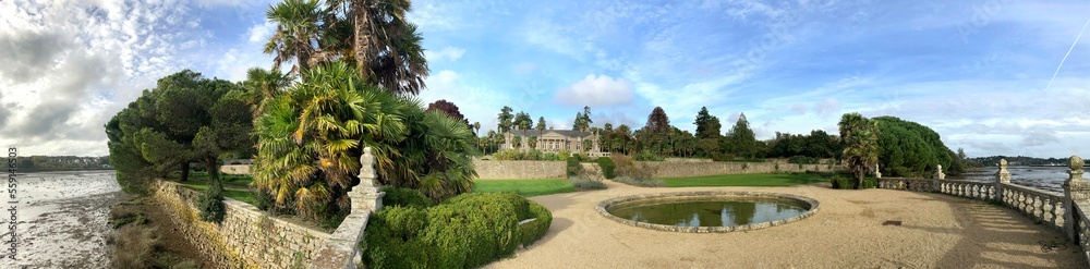 parc et jardins du château de Lanniron à Quimper en Bretagne Cornouailles Finistère France	