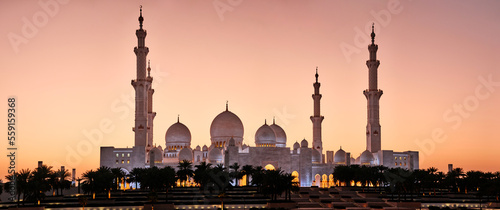 Panorama Grand Mosque at sunset in Abu Dhabi