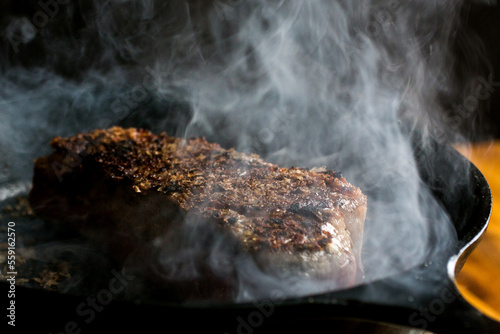 Quadro em tela Searing Steak
