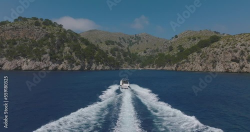 Barco yate de lujo navegando en el mar (Mallorca) Dron / drone DJI Mavic 3 cine (Calidad profesional) photo