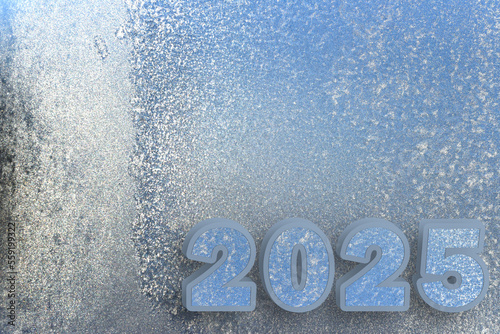 On the frozen glass, there are volumetric figures 