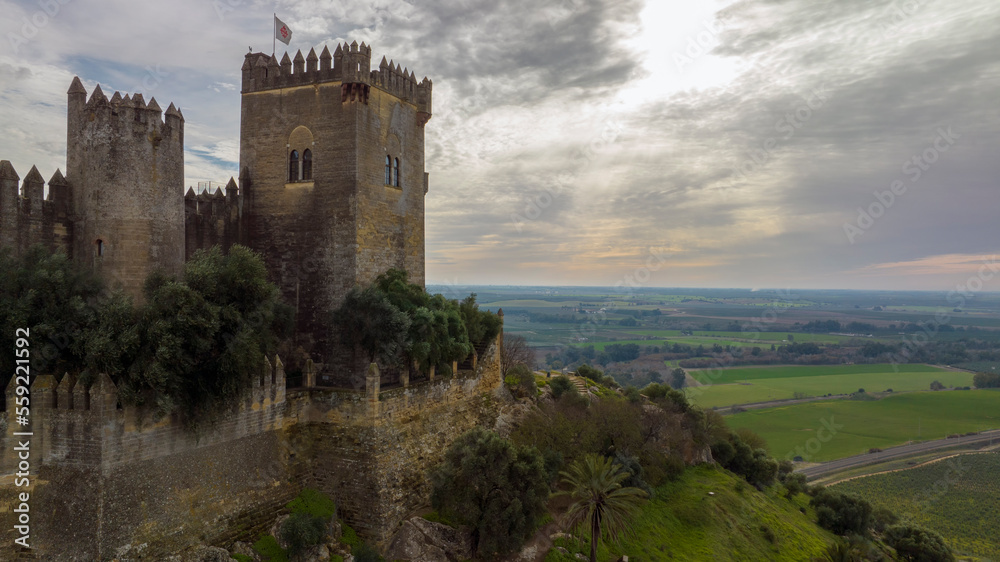 atardecer en el castillo de Almodóvar del Río en la provincia de Córdoba, Andalucía atardecer en el castillo de Almodóvar del Río en la provincia de Córdoba, Andalucía