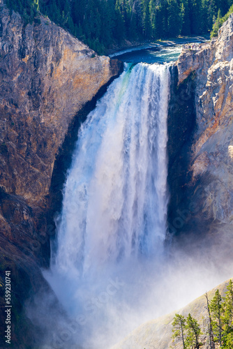 Fototapeta Naklejka Na Ścianę i Meble -  waterfall in yosemite