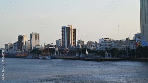 Guayaquil desde la ria