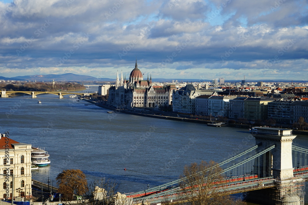 Fototapeta premium Budapest parliament and chains bridge view, Hungary