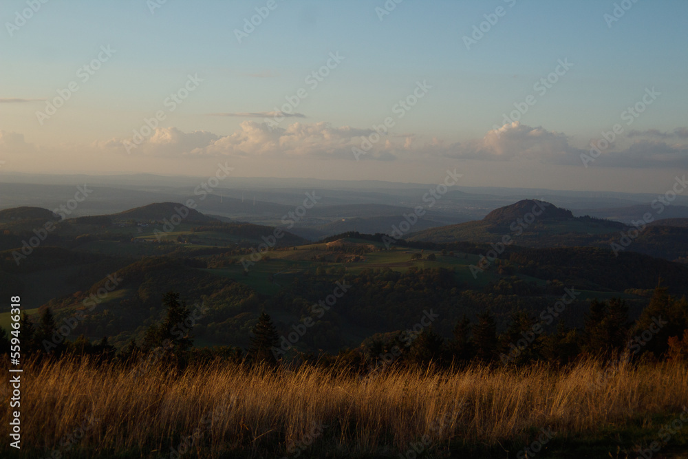 Fototapeta premium Droben auf dem Berg