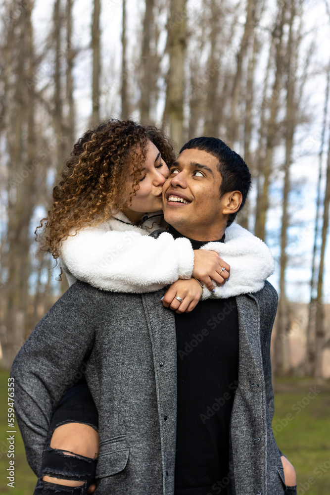 Obraz premium couple kissing