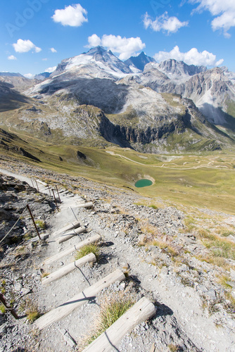 panorama sur le glacier de la Grande Motte dans le massif de la Vanoise à Tignes en Savoie en été