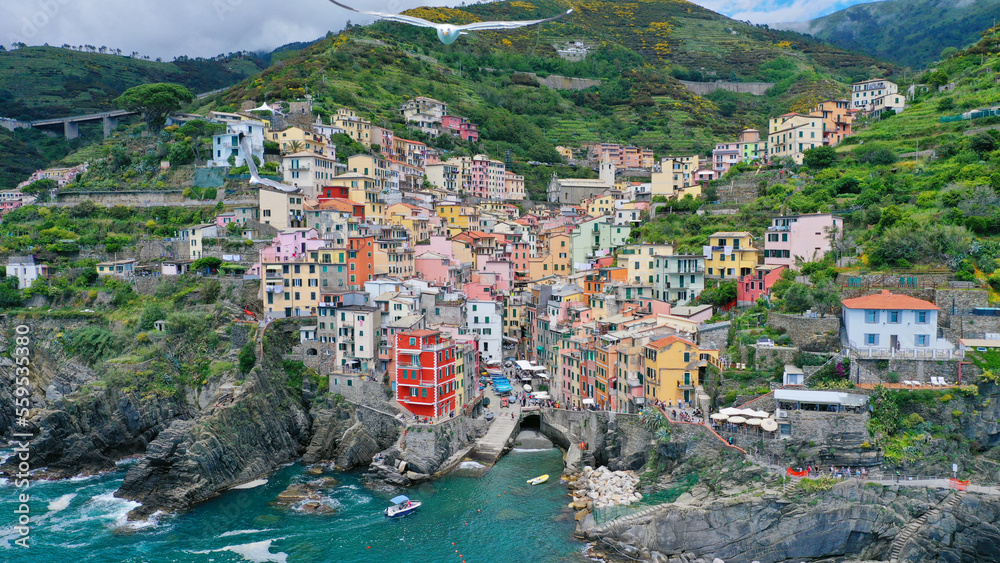 Italy 's Cinque Terre landscape and water flow is very beautiful