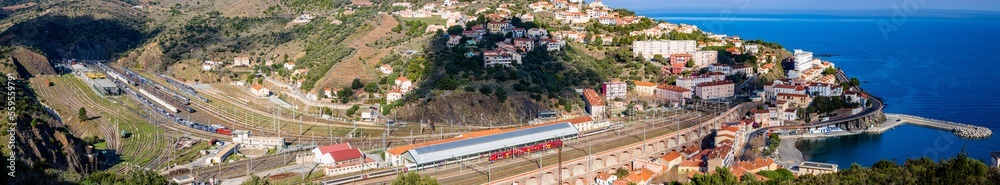 Panorama de Cerbère et sa gare