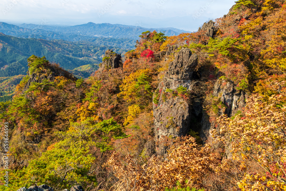 紅葉の霊山<福島県>奇岩群 紅葉の霊山<福島県>奇岩群