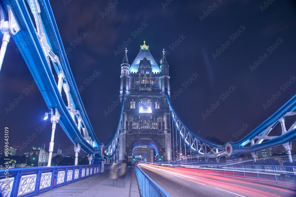 Obraz premium Tower bridge at night