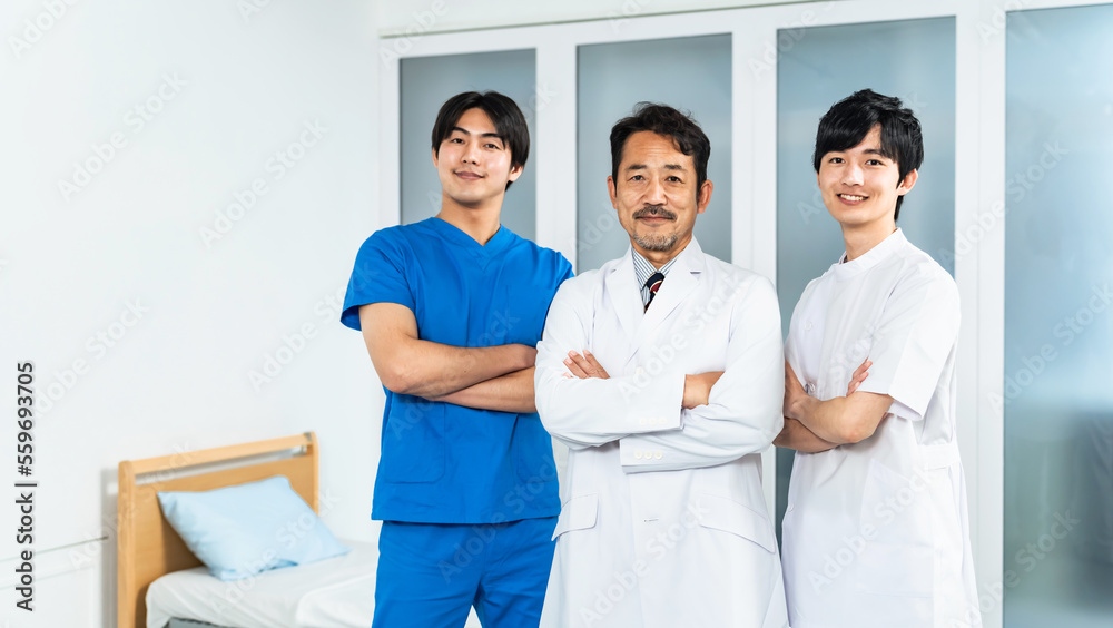 クリニックの医師と看護師 医療従事者のグループ クリニックの医師と看護師 医療従事者のグループ