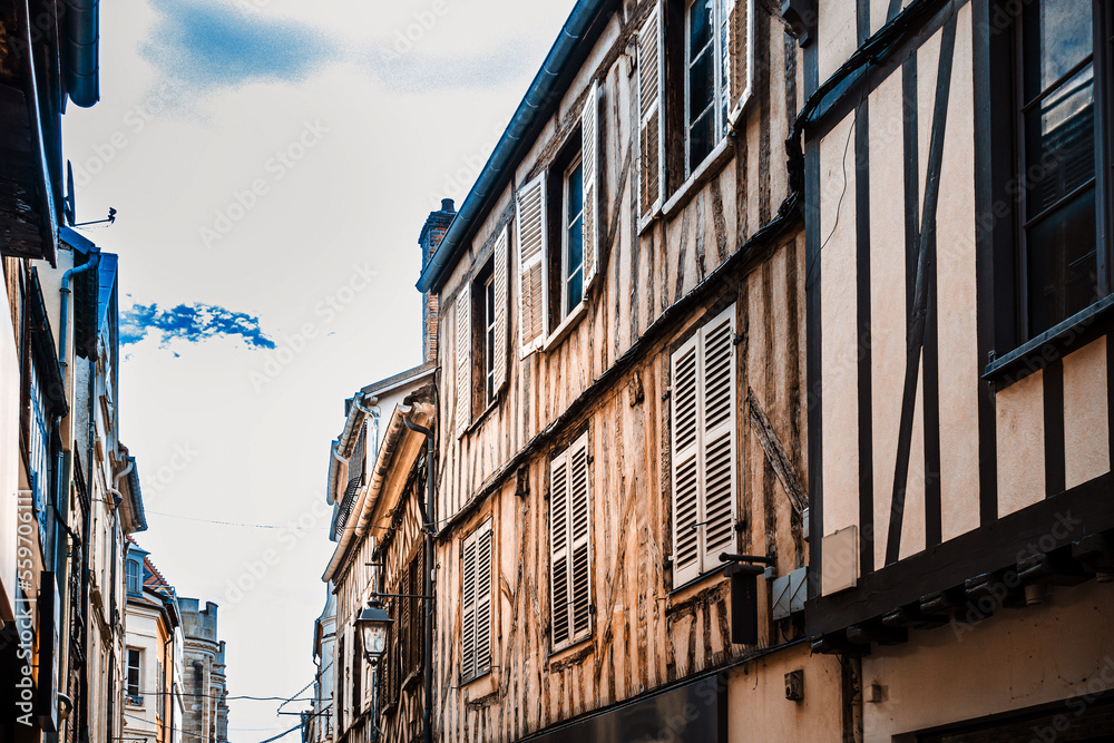 Obraz premium Antique building view in Sens, France