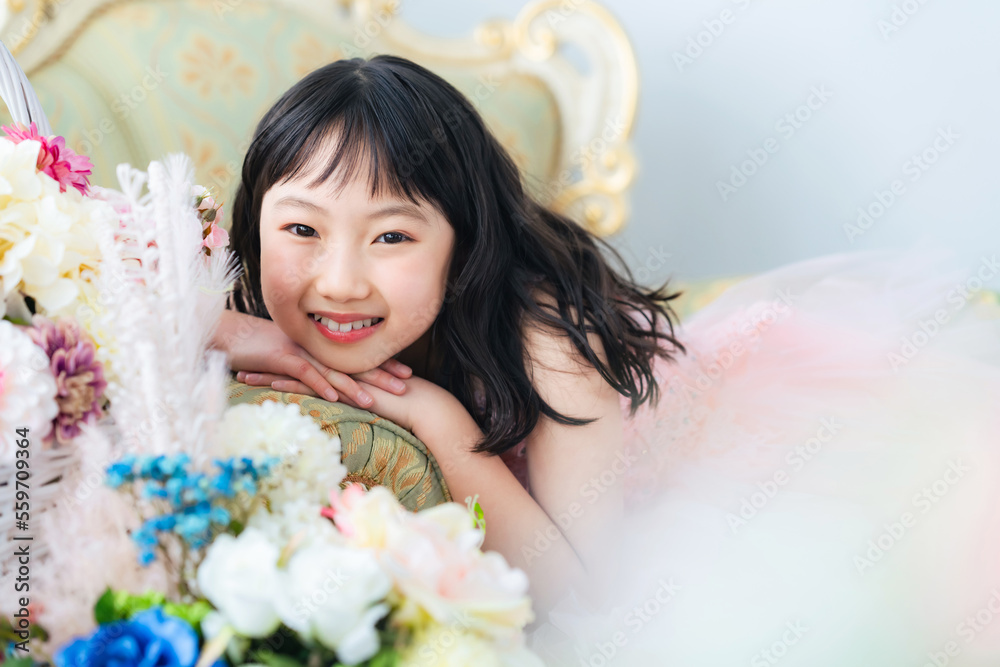 ドレスを着た女の子　写真館　七五三　ハーフ成人式
