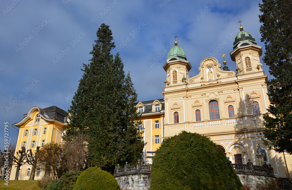 Kantonsschule Kollegium Maria Hilf, Schwyz, Fassade der Kollegiumskirche