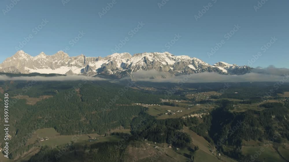 Adelboden - Gebirge mit wenig Schnee Adelboden - Gebirge mit wenig Schnee