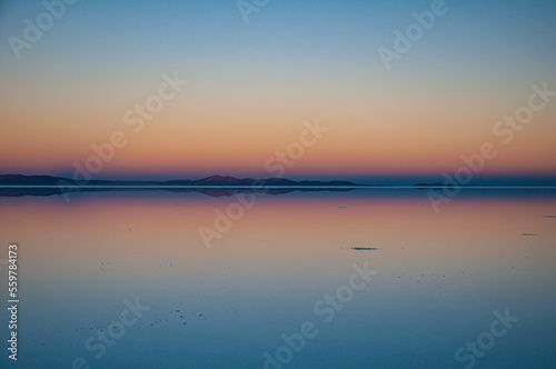 Sonnenuntergang mit Reflexion an Wasseroberfläche © Said