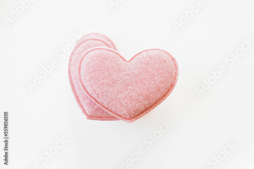 ピンク色のハートのワッペン