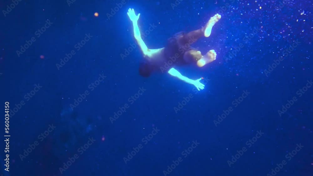 custom made wallpaper toronto digitalA man freediving deeper and deeper into the blue ocean