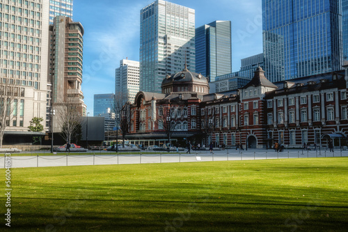 東京都千代田区 東京駅周辺の朝の風景