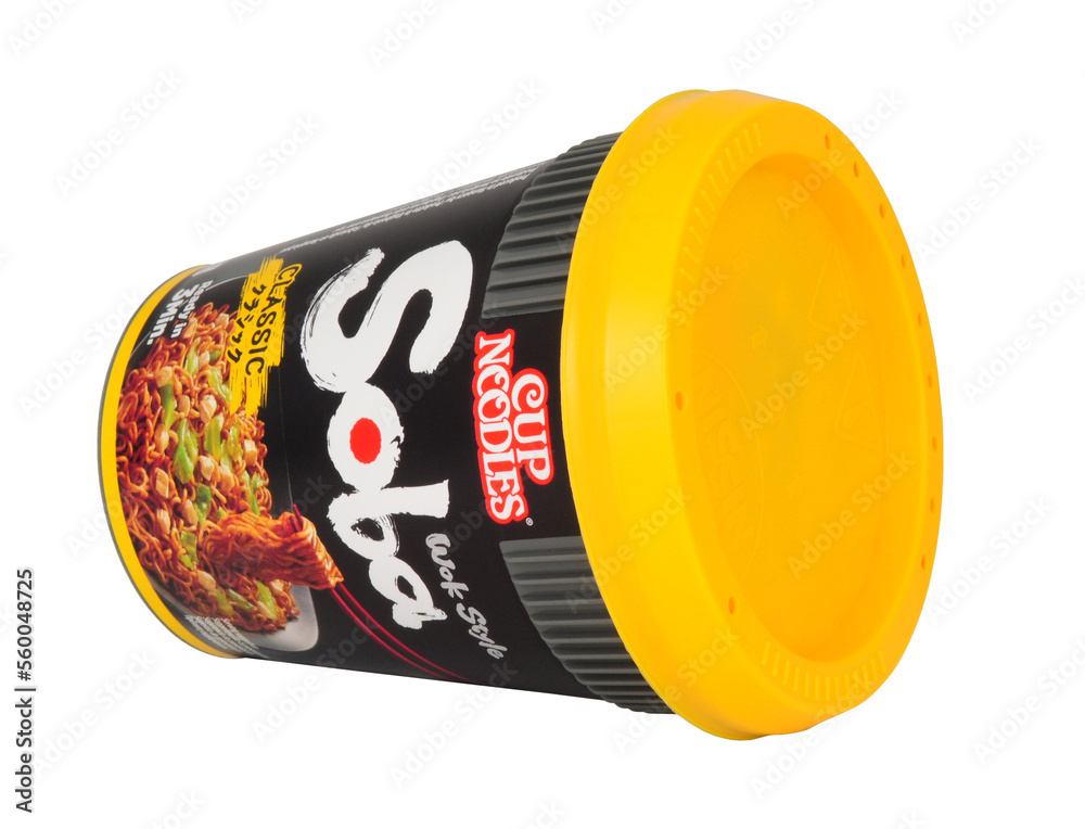 Soba cup noodles classic wok style flavour instant noodles in a 90g tub