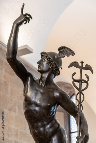 Foto Bronze statue of Hermes, the herald of greek gods