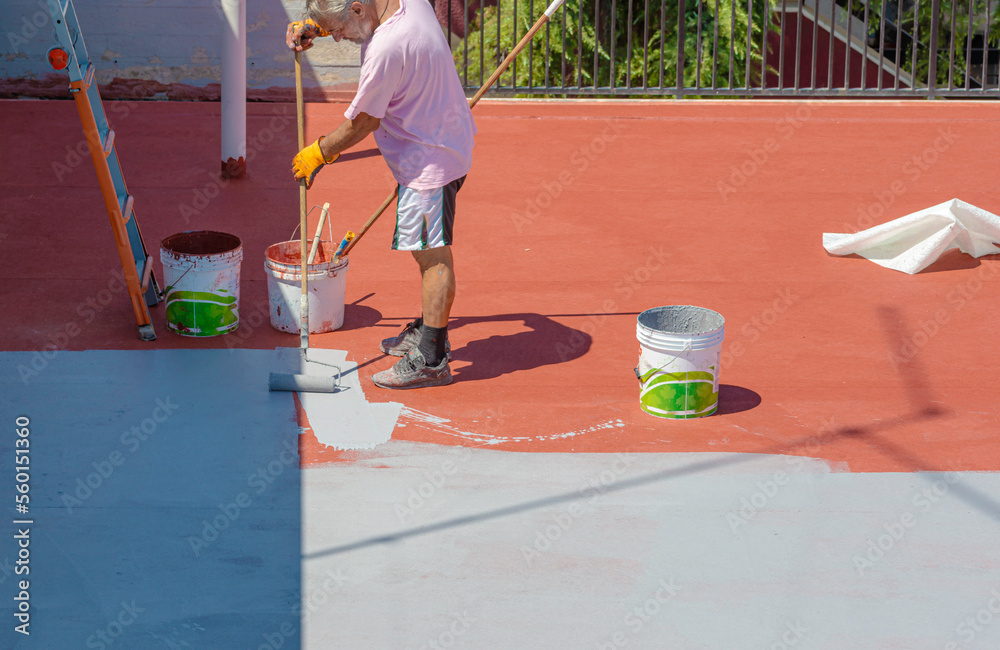 Building resins for waterproofing terraces, solving infiltration