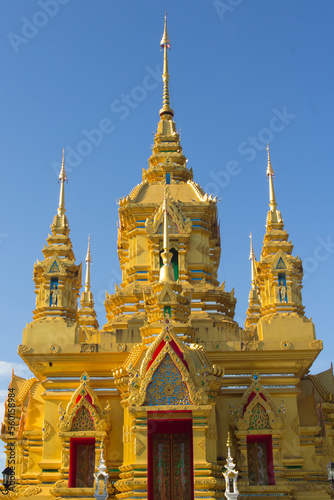 golden pagoda in wat ka maed chomthong