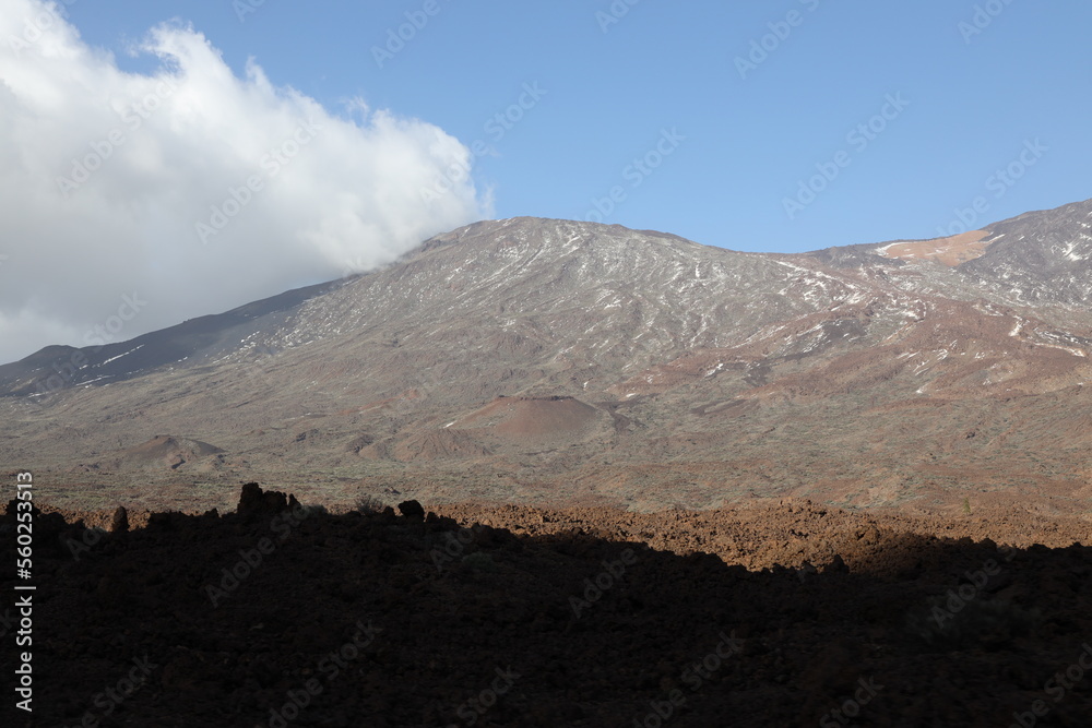 El Teide Im Dezember 2022 teilweise mit Schnee bedeckt